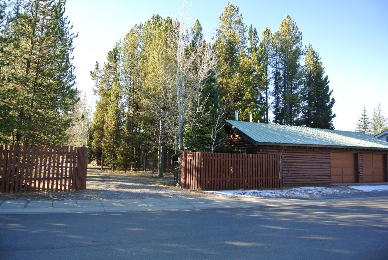 Wagon Wheel Hotel West Yellowstone Dış mekan fotoğraf