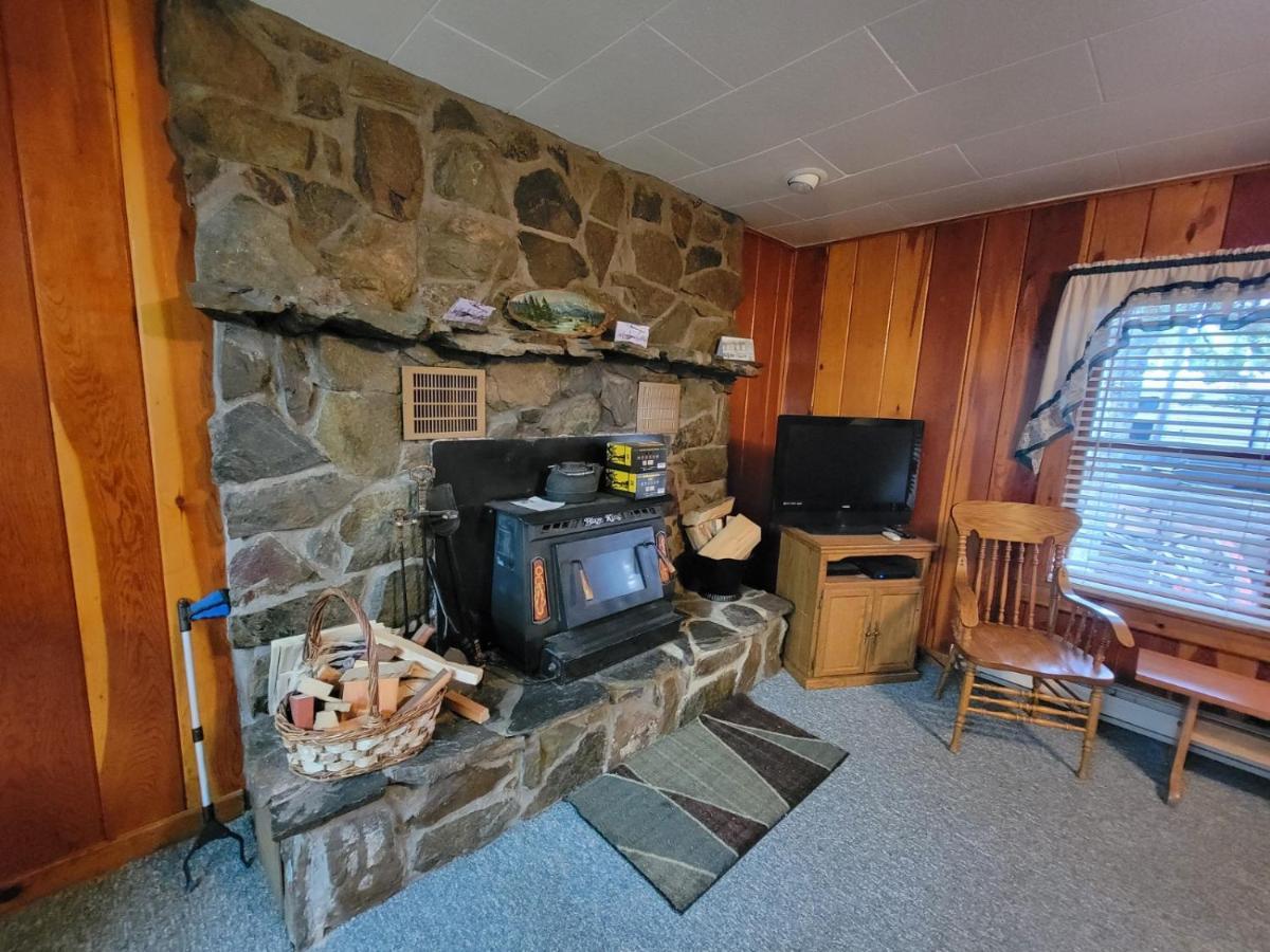 Wagon Wheel Hotel West Yellowstone Dış mekan fotoğraf