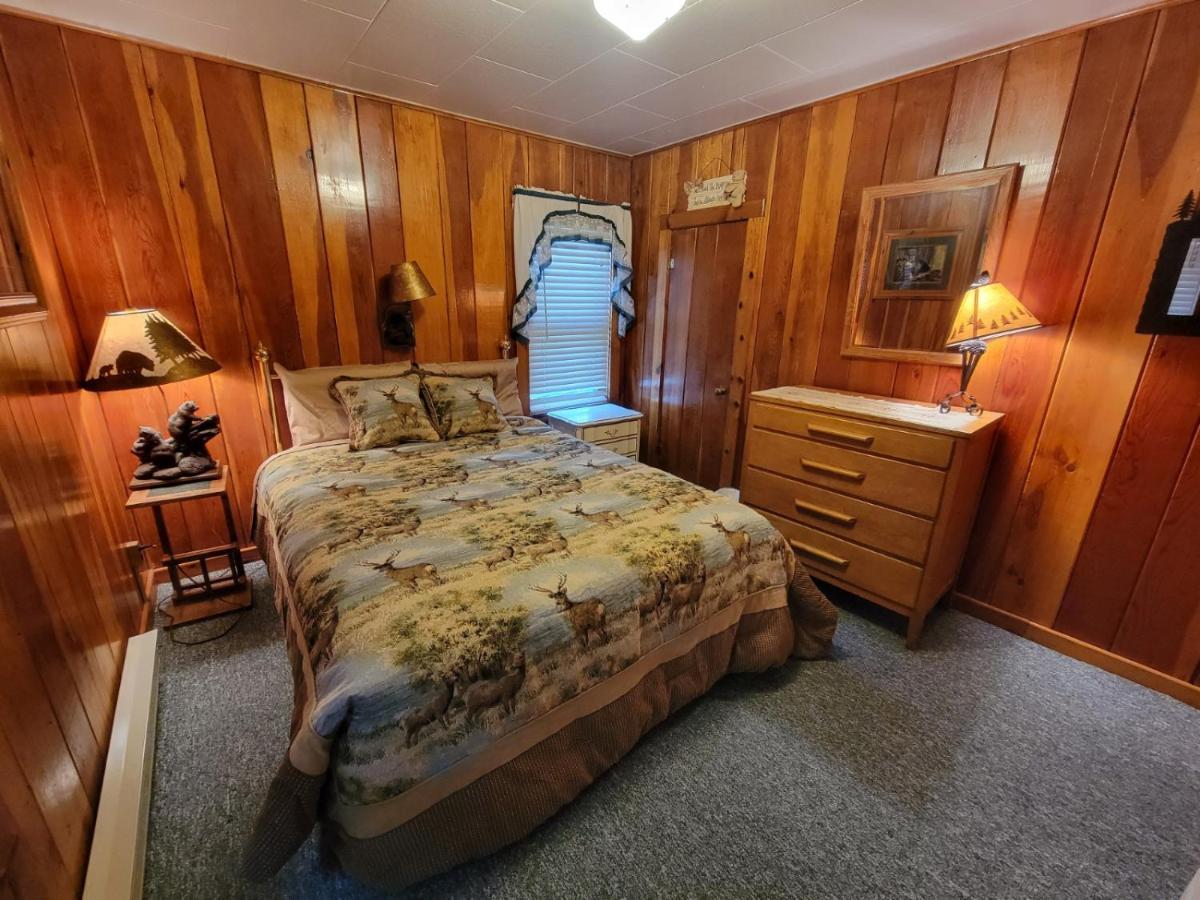 Wagon Wheel Hotel West Yellowstone Dış mekan fotoğraf