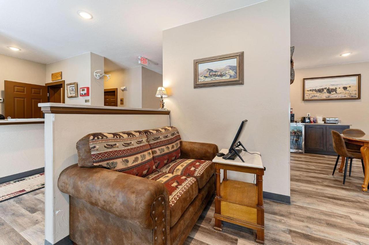 Wagon Wheel Hotel West Yellowstone Dış mekan fotoğraf