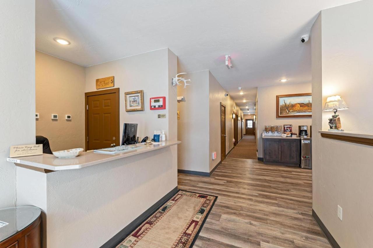 Wagon Wheel Hotel West Yellowstone Dış mekan fotoğraf