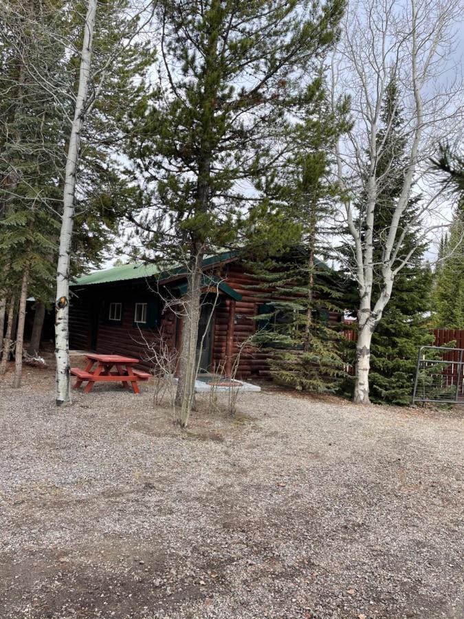 Wagon Wheel Hotel West Yellowstone Dış mekan fotoğraf