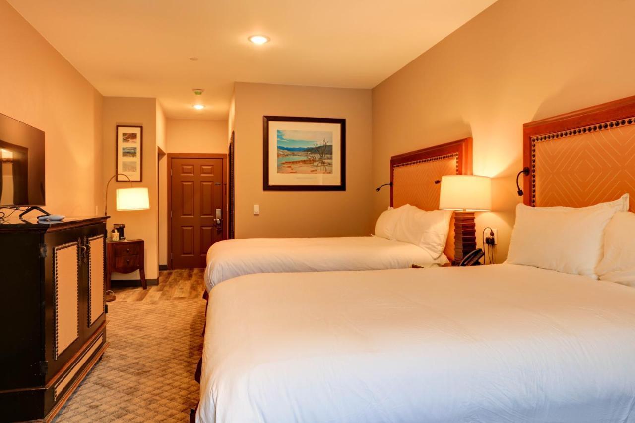 Wagon Wheel Hotel West Yellowstone Dış mekan fotoğraf