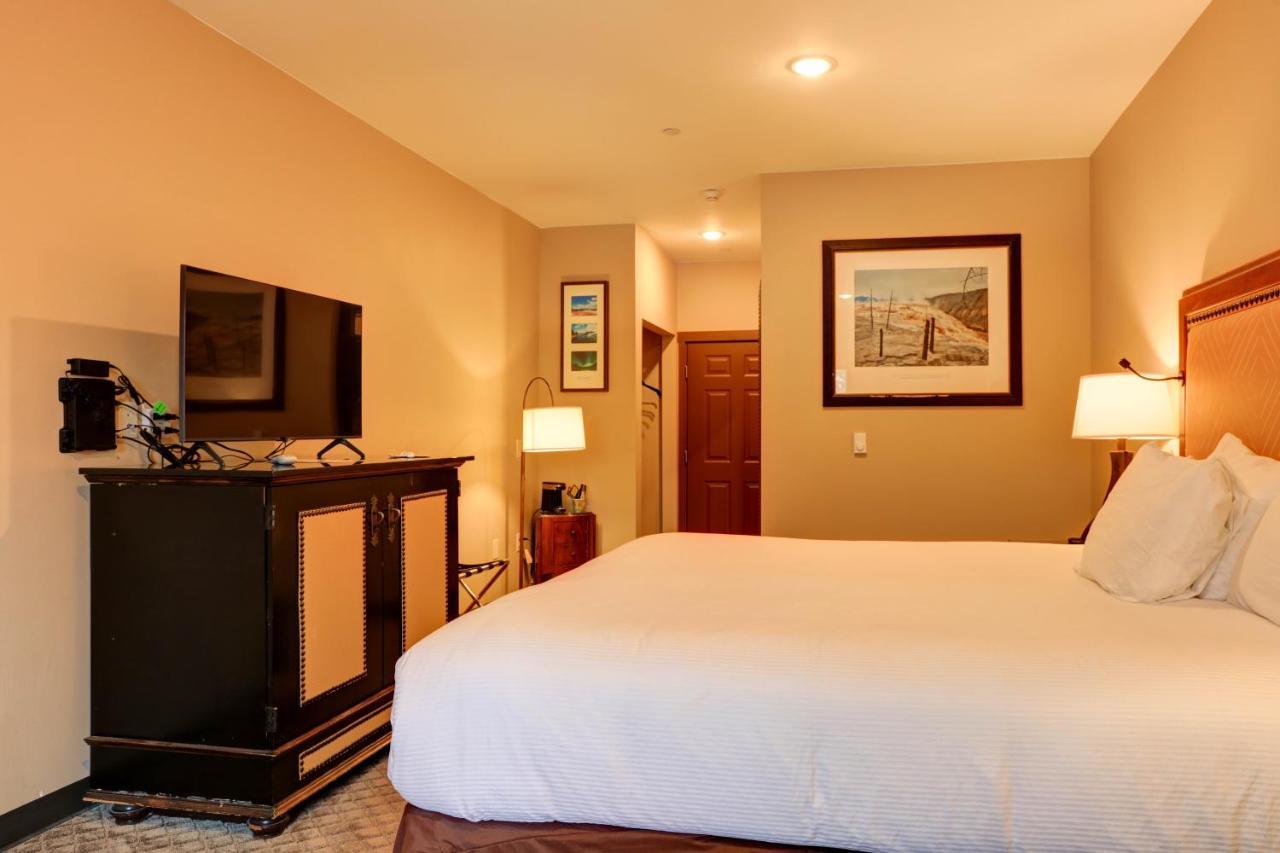Wagon Wheel Hotel West Yellowstone Dış mekan fotoğraf