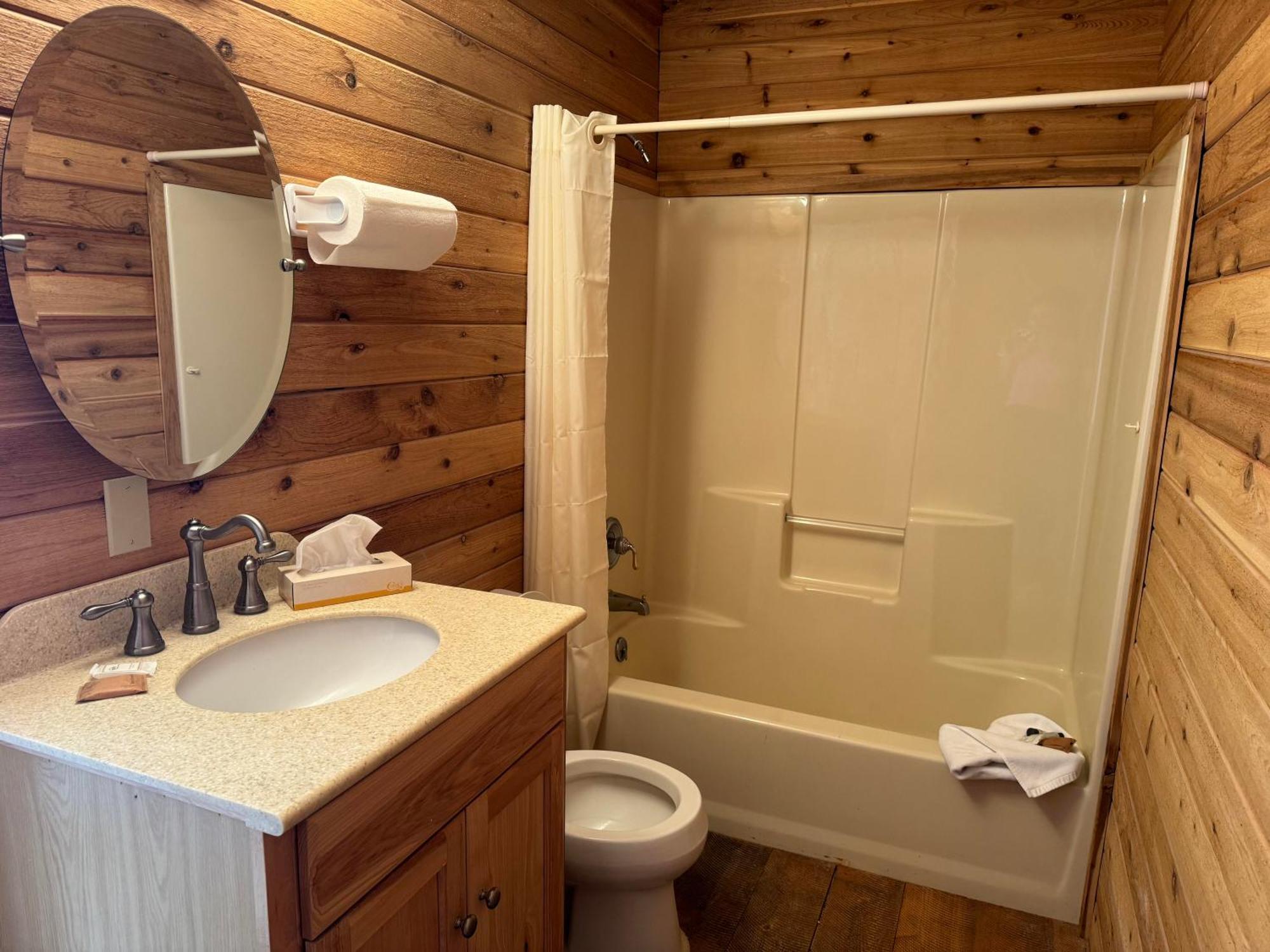 Wagon Wheel Hotel West Yellowstone Dış mekan fotoğraf