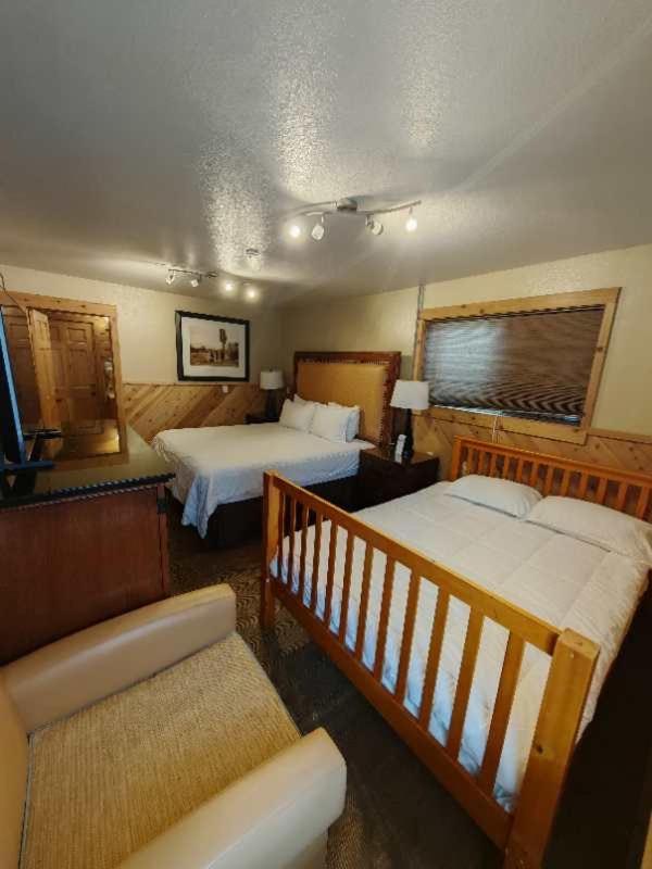 Wagon Wheel Hotel West Yellowstone Dış mekan fotoğraf